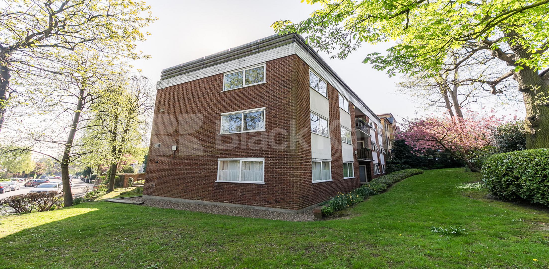 			New Instruction In Heart Of Crouch End !, 2 Bedroom, 1 bath, 1 reception Flat			 Waverley Road , Crouch End
